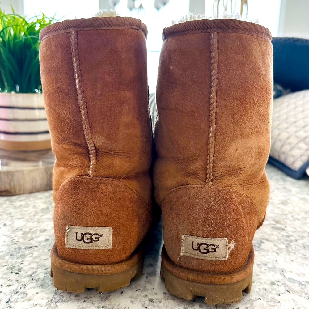 Women’s Ugg Boots (Brown)